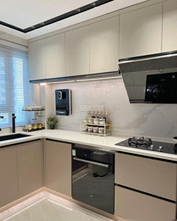 天津女主的轻奢风新家走红，简约高级，全屋无俗气