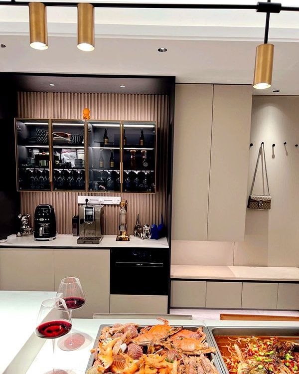 天津女主的轻奢风新家走红,简约高级不落俗套 天津女主晒出轻奢风新家走红:装修简约又高级,全屋没有一丝俗气 - 家居知识