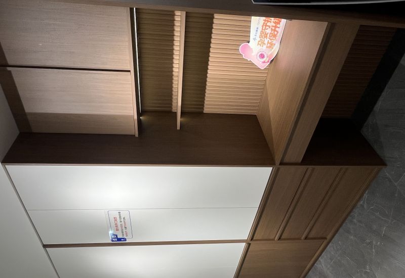 衣柜定制厂商大揭秘：如何选到靠谱又高性价比的衣柜 - 家居知识