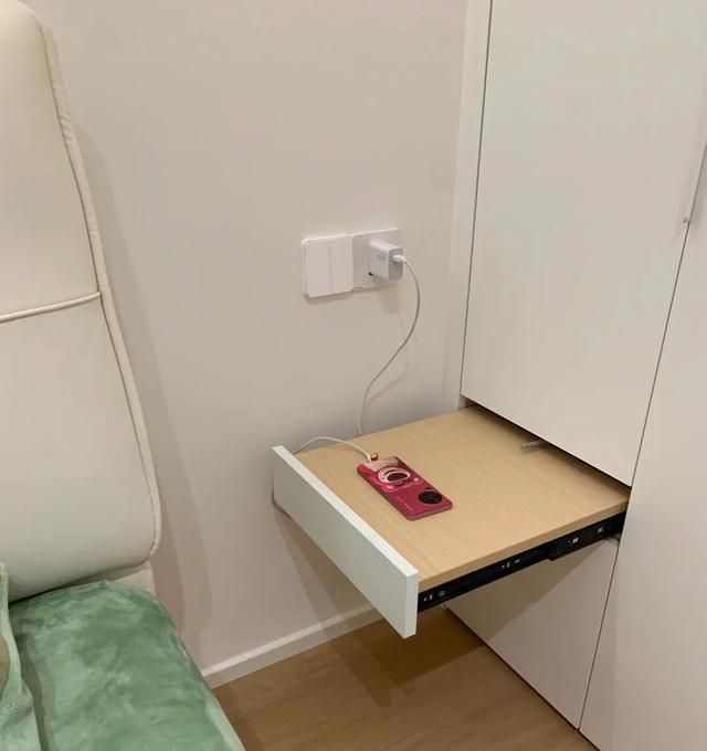 “床头柜”已逐渐退出中国家庭！看看年轻人的新做法，美观又实用 - 家居知识