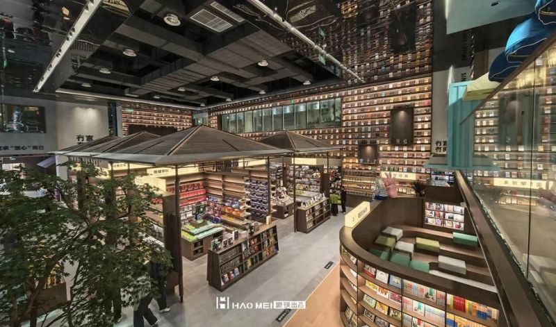 冇言有阅书店，实体空间设计与个性化书架定制案例解析