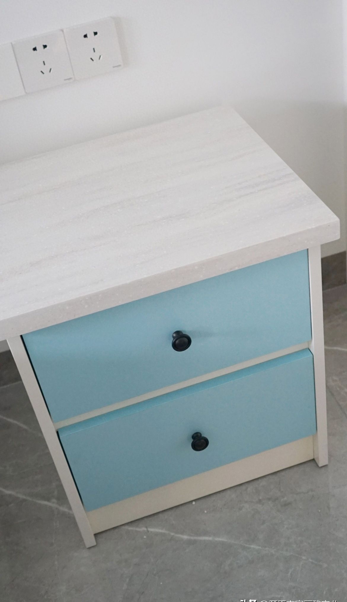 亚克力人造石床头柜定制，打造高端卧室储物空间