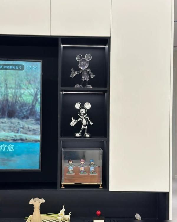 浙江夫妻的111㎡奶油风新家：仅凭一个电视柜就圈粉无数，真实用 - 家居知识