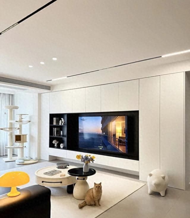 老公坚持满墙电视柜设计，入住后直呼真香！