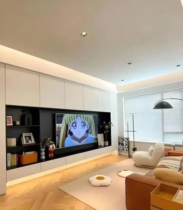老公坚持把电视墙设计成满墙电视柜，入住后发现真香！ - 家居知识