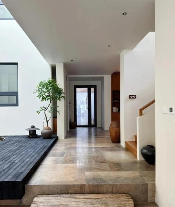 山东一位90后夫妻的家，堪称原木+侘寂混搭教科书，太有品位了 - 家居知识