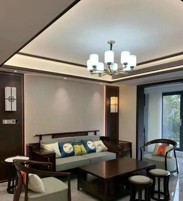 青岛一对退休夫妇的新家,那叫一个高级,日久弥新的新中式风格 - 今日头条 青岛一对退休夫妇的新家,那叫一个高级,日久弥新的新中式风格 - 家居知识