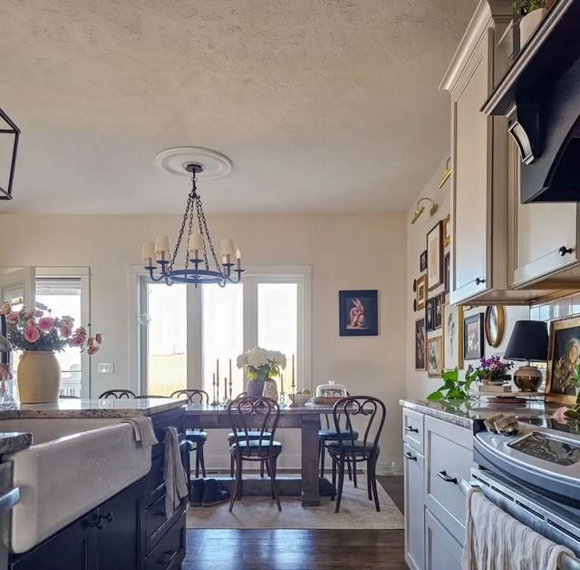 最近看到不少人开始热衷那种“新旧混搭”的家装风格,这股潮流 - 今日头条 最近看到不少人开始热衷那种“新旧混搭”的家装风格,这股潮流 - 家居知识