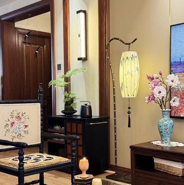 新中式风潮下实木家具市场爆发式增长 在新中式装修风格中,实木家具正迎来前所未有的增长潮流。2023 - 家居知识