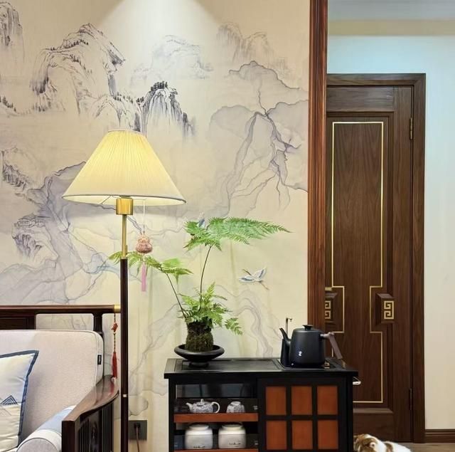 新中式风潮下实木家具市场爆发式增长 在新中式装修风格中,实木家具正迎来前所未有的增长潮流。2023 - 家居知识