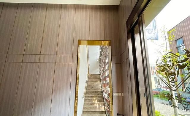 不锈钢酒柜、门及家具定制：如何选到靠谱又高性价比的厂家 - 家居知识