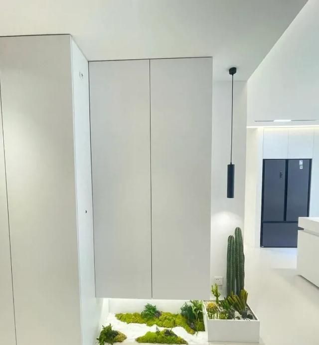 云南情侣晒出90㎡的家，因装修太简约而走红，10万整出100万感觉 - 家居知识