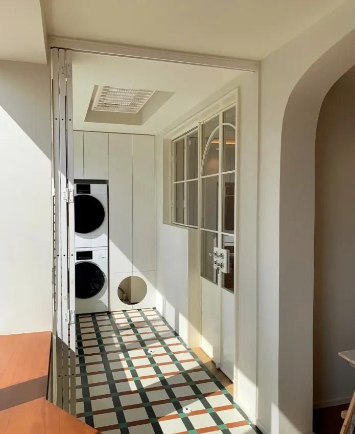 被邻居家阳台洗衣间惊掉下巴！仅用2平米，洗衣晾晒一步到位！ - 家居知识