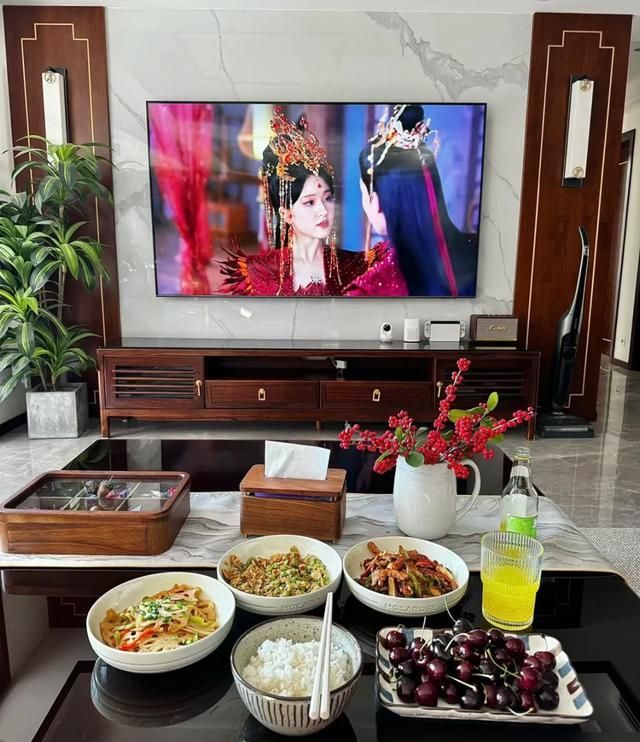 江苏一夫妻住142㎡的家，新中式风格装修，干净雅致，小县城躺平 - 家居知识