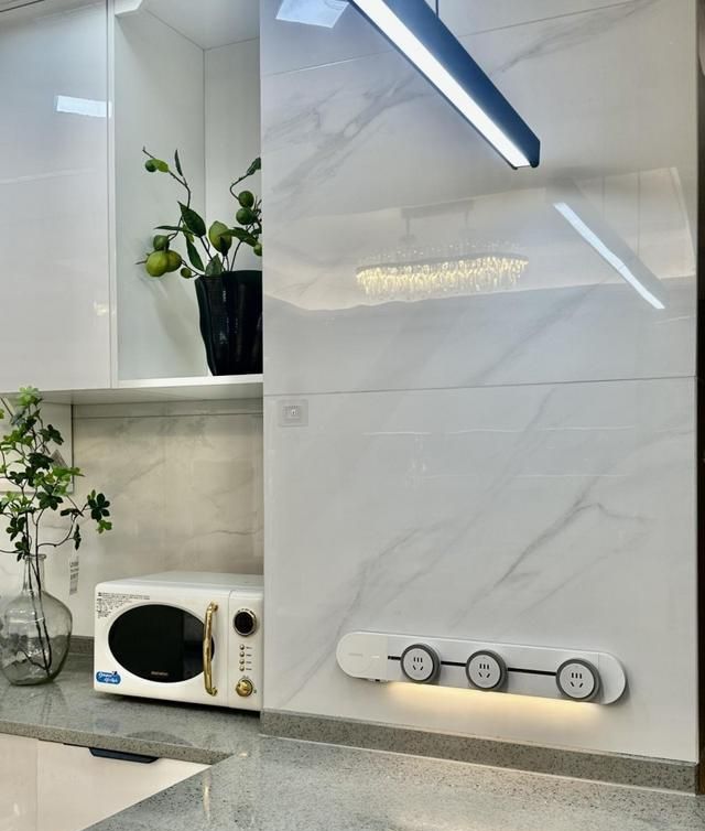 强迫症业主历时一年，装出175平北欧大宅装修，轨道插座我给满分 - 家居知识