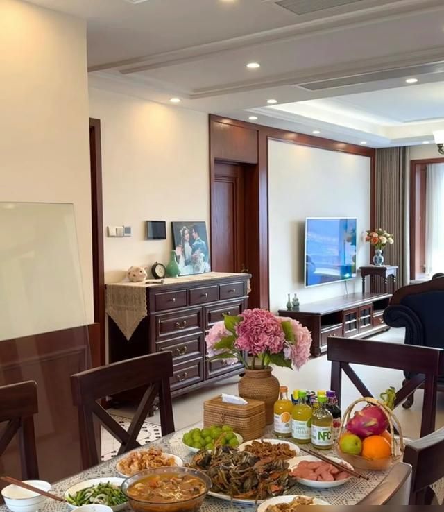 河北一女子晒出129㎡的美式风新房，温润复古，打理得井井有条 - 家居知识