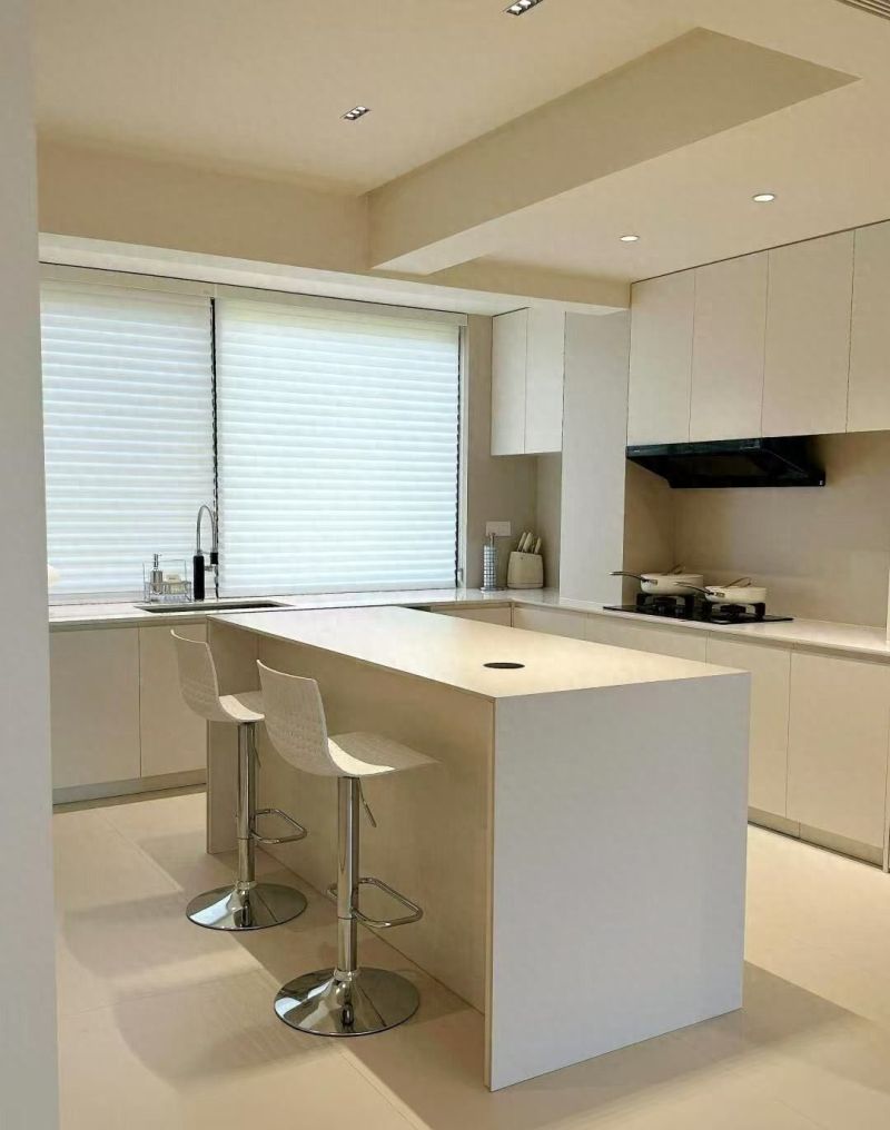 现代风格橱柜定制，靠谱选择与行业趋势解析