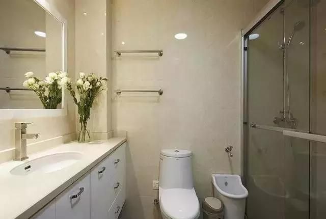 定制浴柜,打造你的最美卫浴空间 最美的卫浴间,你需要一款定制浴柜 - 家居知识