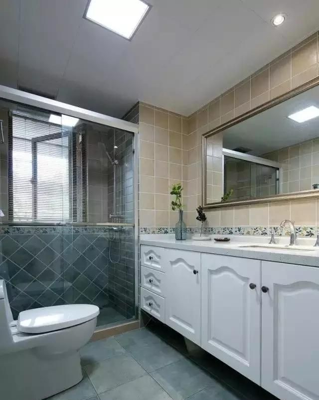 定制浴柜,打造你的最美卫浴空间 最美的卫浴间,你需要一款定制浴柜 - 家居知识