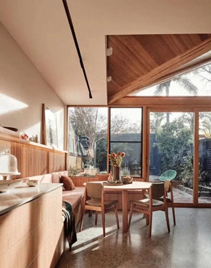 温暖原木风住宅，自然治愈系家居空间