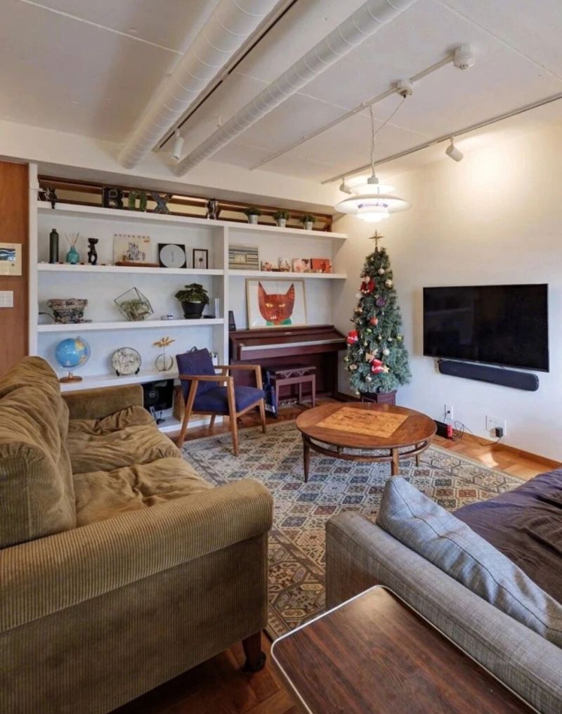 “原木+工业”混搭家的“松弛烟火气”！住出随性的生活质感🌿 - 家居知识