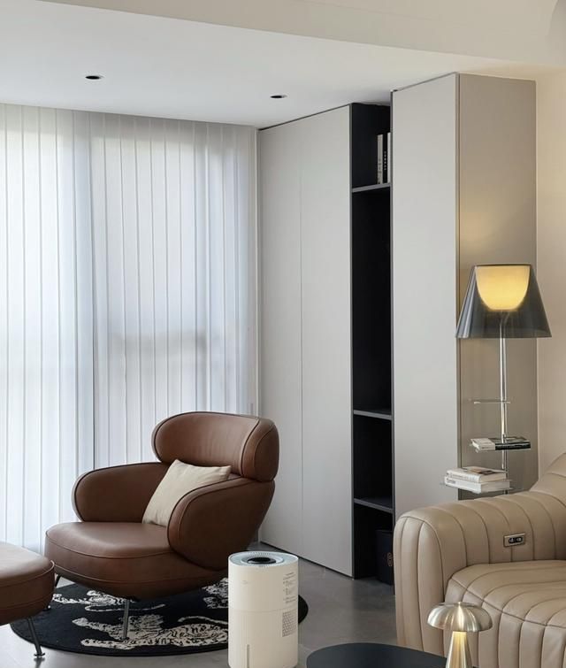 小户型逆袭大平层,黑白极简风打造高级感家居 小户型逆袭大平层,不费力就高级感满满的家!黑白极简风太香了! - 家居知识