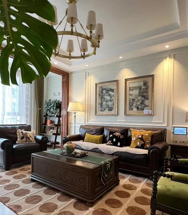 一阿姨晒出135平的家，装修那叫一个简约大气，太有品位了 - 家居知识