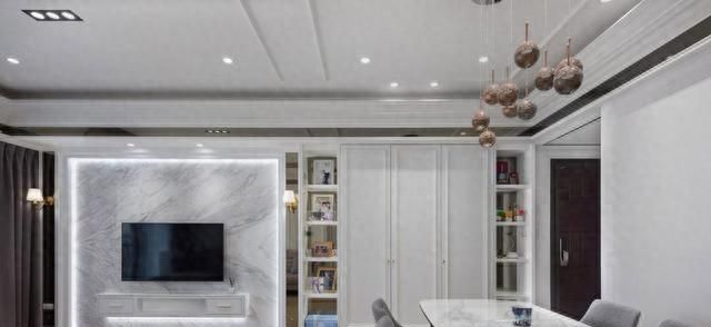 83㎡轻奢婚房，大理石+石膏线打造酒店级高级感