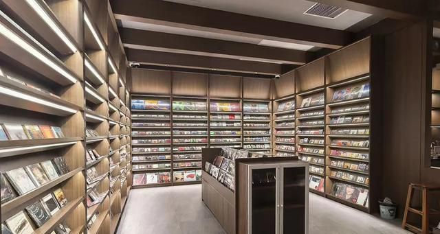 冇言有阅书店实体设计与书架定制案例！ - 家居知识