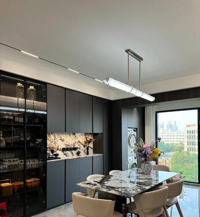 南京美女230㎡意式大平层曝光,极致装修美到不想离开 南京美女晒出230平米意式大平层,一进去不想出来,装修太漂亮 - 家居知识