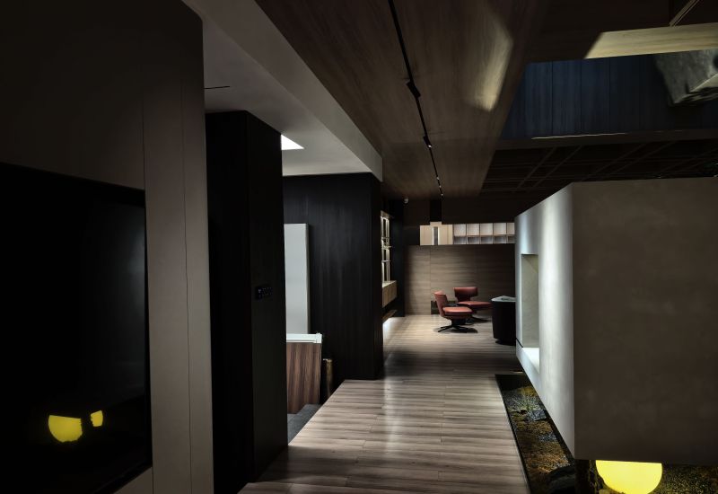 暗调侘寂大宅｜灯光选对，高级感直接焊在墙上✨ - 家居知识