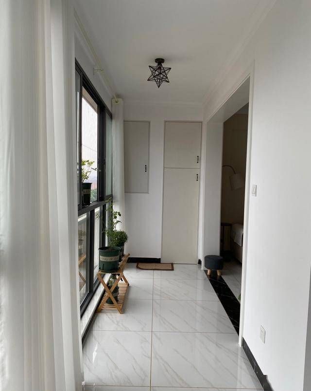 不吊顶只走石膏线,她家装修瘦身又省钱,烟火气满满! 装修瘦了好几斤!全屋不吊顶只走石膏线,装出最有烟火气的幸福家 - 家居知识