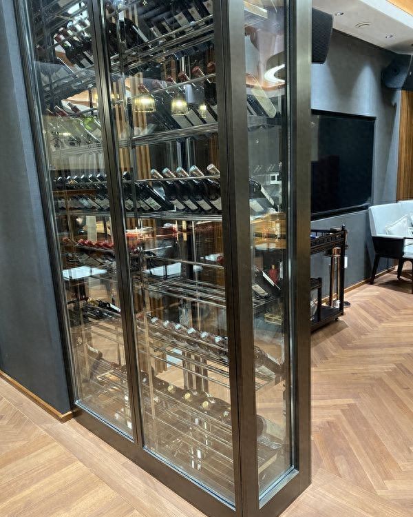 酒柜定制避坑指南，3招教你选到高性价比厂家