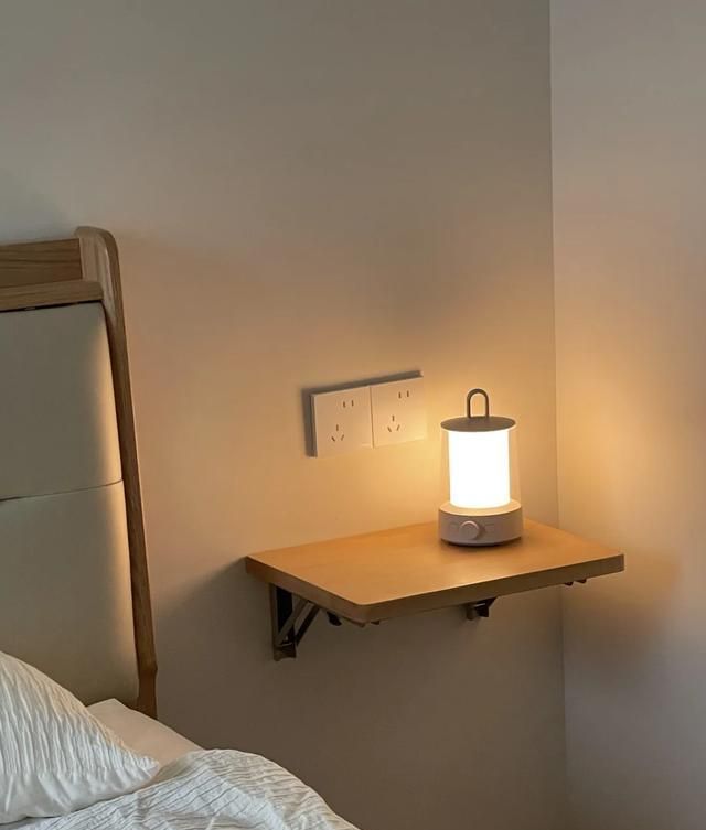 告别传统床头柜!年轻人青睐的5种新式设计,美观又省空间 “床头柜”已逐渐退出中国家庭!看看年轻人的新型做法,美观实用 - 家居知识