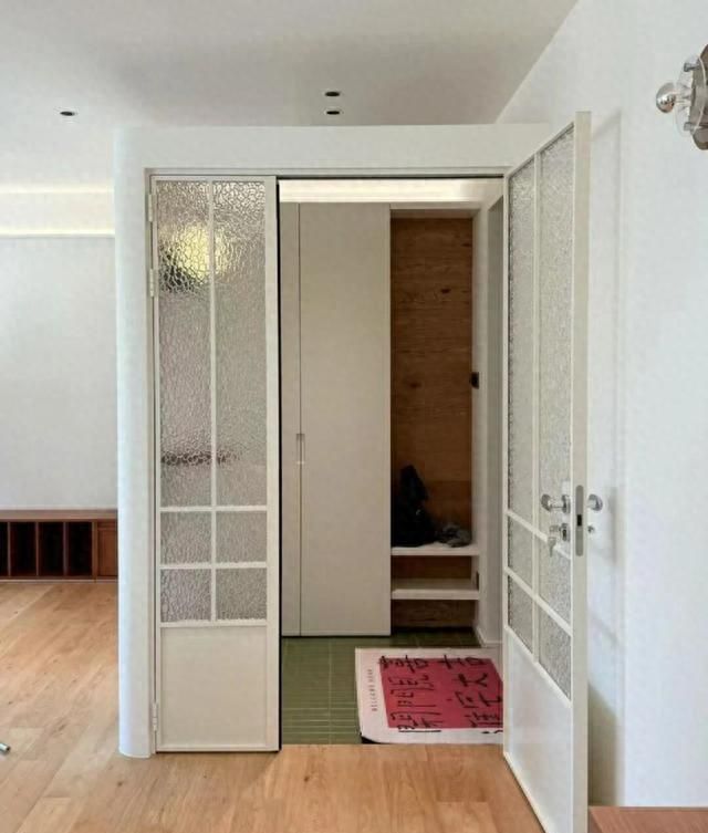 年轻人抛弃传统鞋柜？看看这些高级新设计