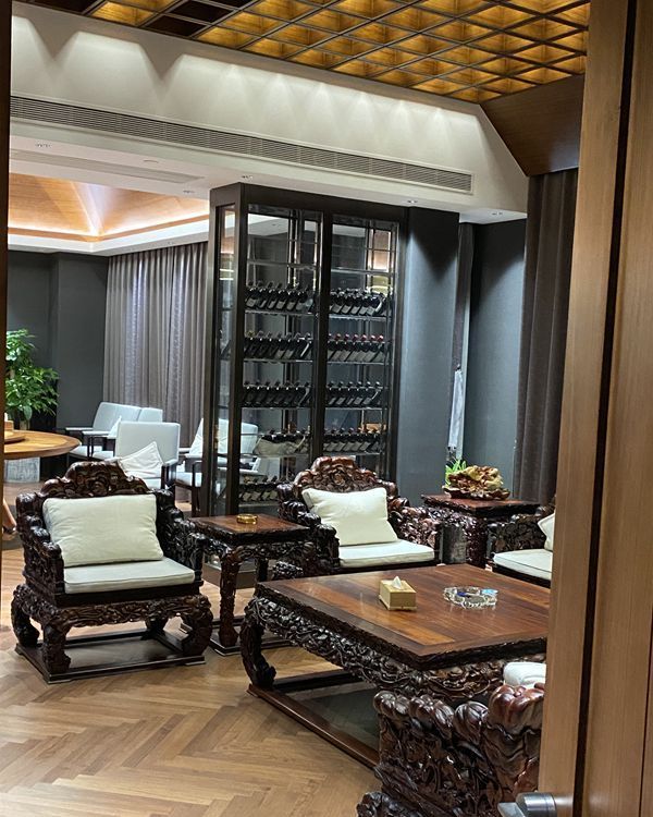 酒柜定制公司推荐：如何挑选靠谱源头厂家 - 家居知识