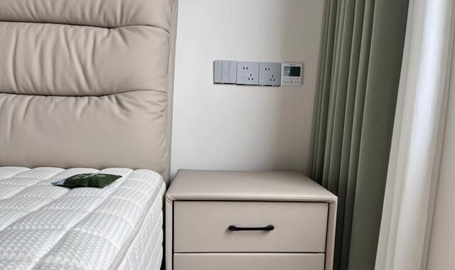 “床头柜”已经退出中国家庭，现在流行这样做，高级感十足！ - 家居知识