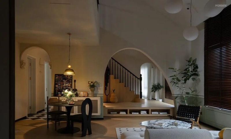 法式复古风持续升温!158㎡空间演绎电影级质感 法式复古的含金量还在上升!158㎡每一帧都是电影 - 家居知识