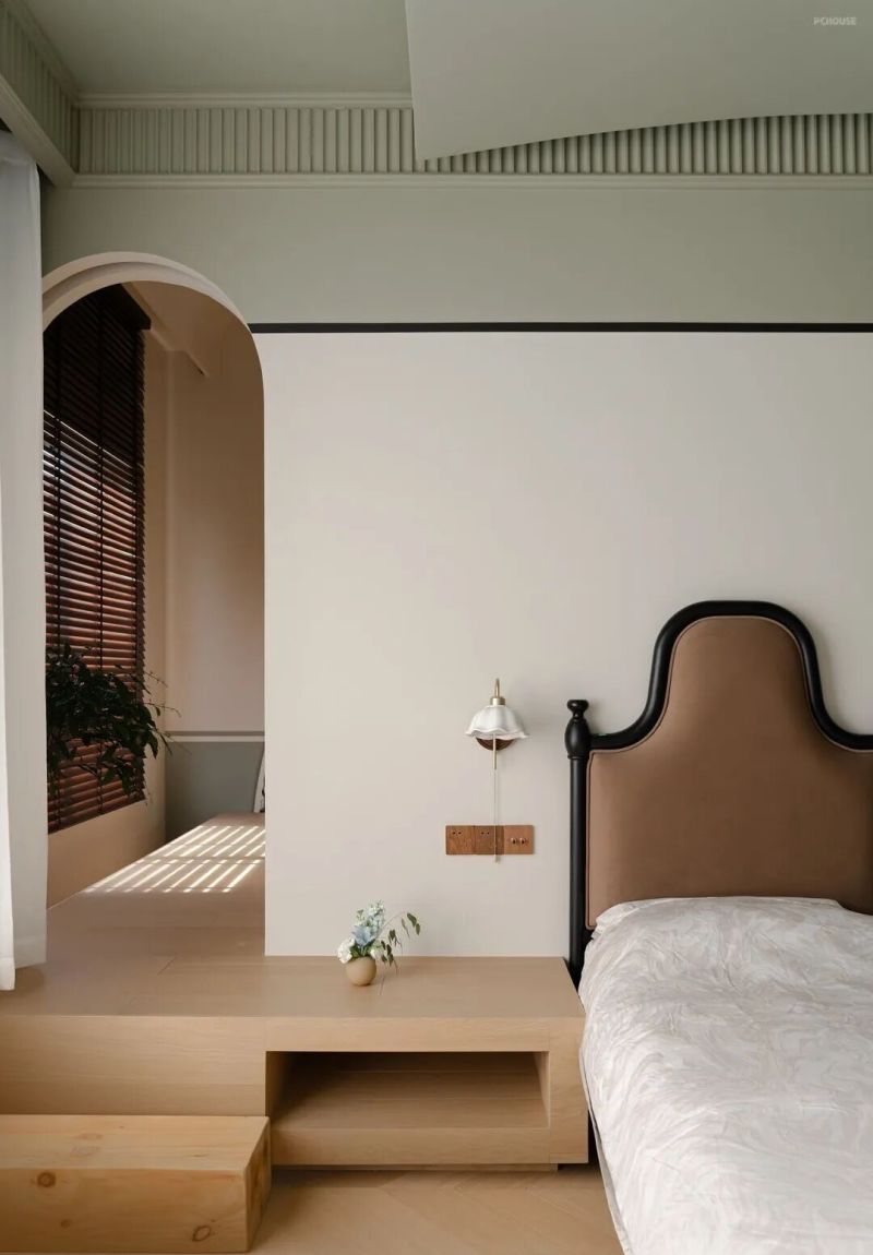 法式复古风持续升温!158㎡空间演绎电影级质感 法式复古的含金量还在上升!158㎡每一帧都是电影 - 家居知识