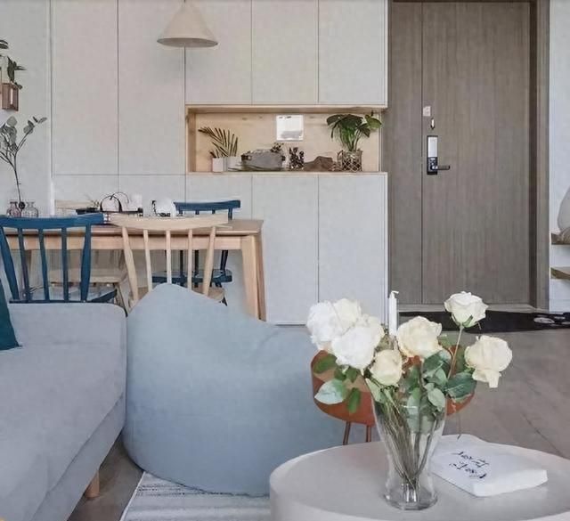 北欧风新房入户，绿色与原木的清新美学