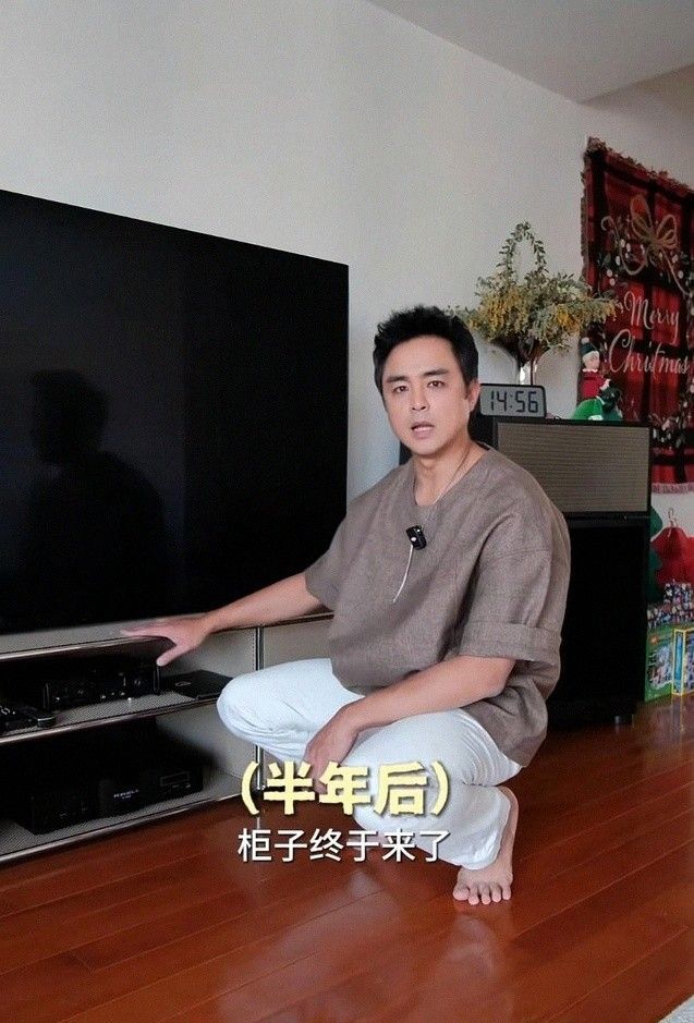 45岁男星秀上海新家 4万电视柜 15万沙发 没戏拍照样舒坦 - 家居知识