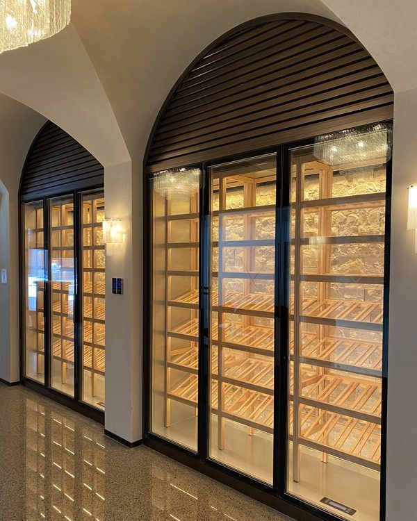 专业红酒柜定制工厂与亚克力酒柜定制公司推荐 靠谱的红酒柜定制工厂与亚克力酒柜定制公司推荐 - 家居知识