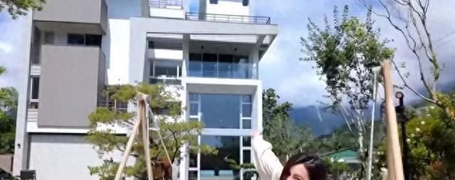 谢依霖和室装修引争议，网友不满喊话别来内地赚钱