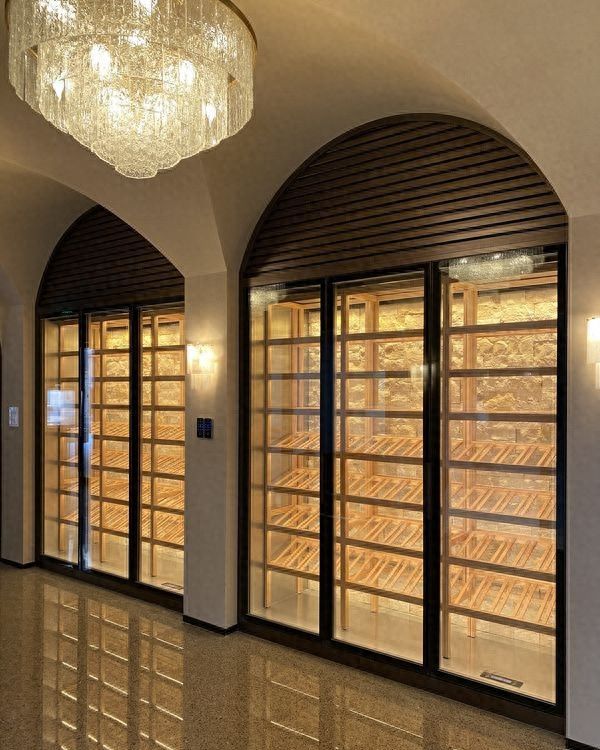 酒柜定制全攻略，品牌对比、价格区间与选购技巧