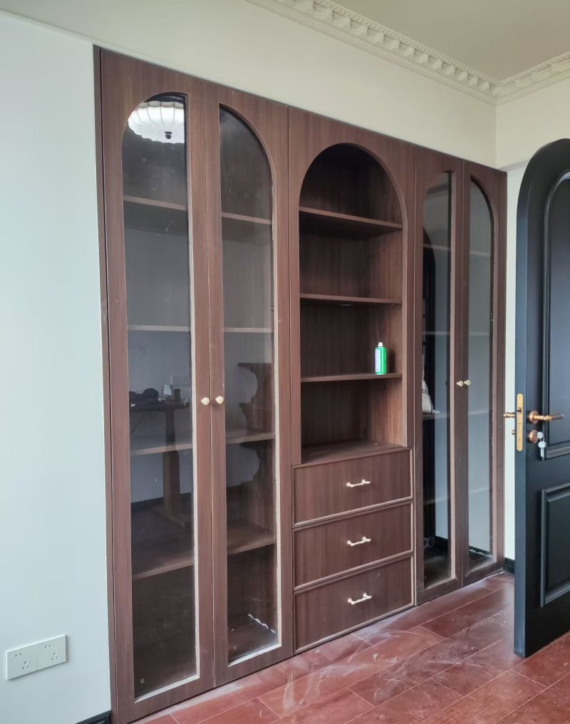 高级感定制衣柜全攻略,设计细节与完美落地指南 打造高级感定制衣柜:从设计到细节的完美演绎指南! - 家居知识