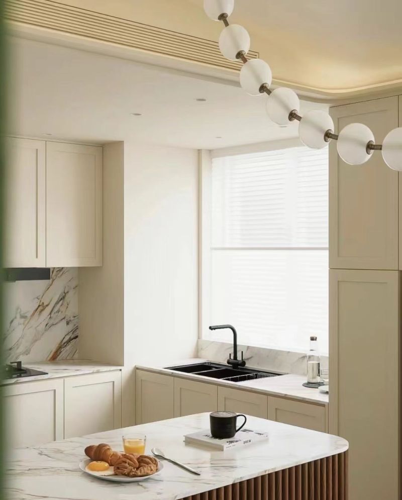 高级感定制衣柜全攻略,设计细节与完美落地指南 打造高级感定制衣柜:从设计到细节的完美演绎指南! - 家居知识