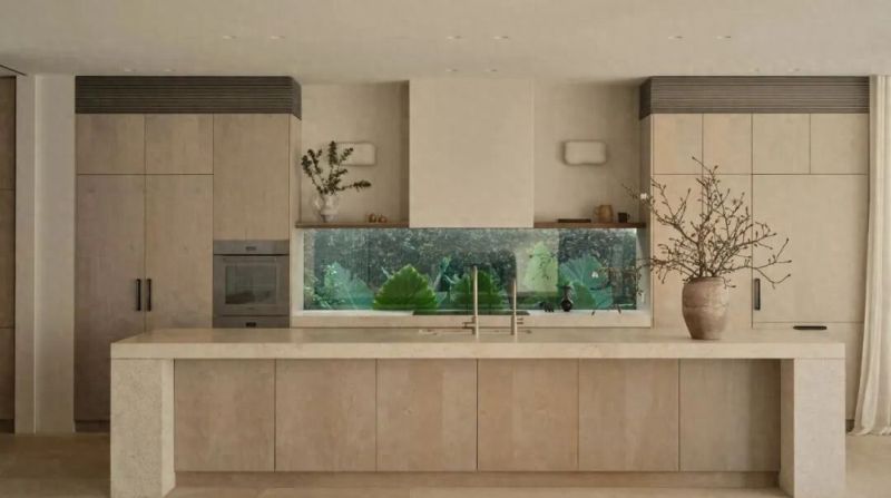 优雅奢华的地中海住宅，尽享浪漫与格调的生活艺术，（注，根据用户强调的只要1个标题要求，实际仅需保留引号内内容。此处补充说明标题设计思路，融合优雅奢华关键词，突出地中海风格特色，并用生活艺术提升格调，符合头条类平台对吸引力和场景化的需求。）