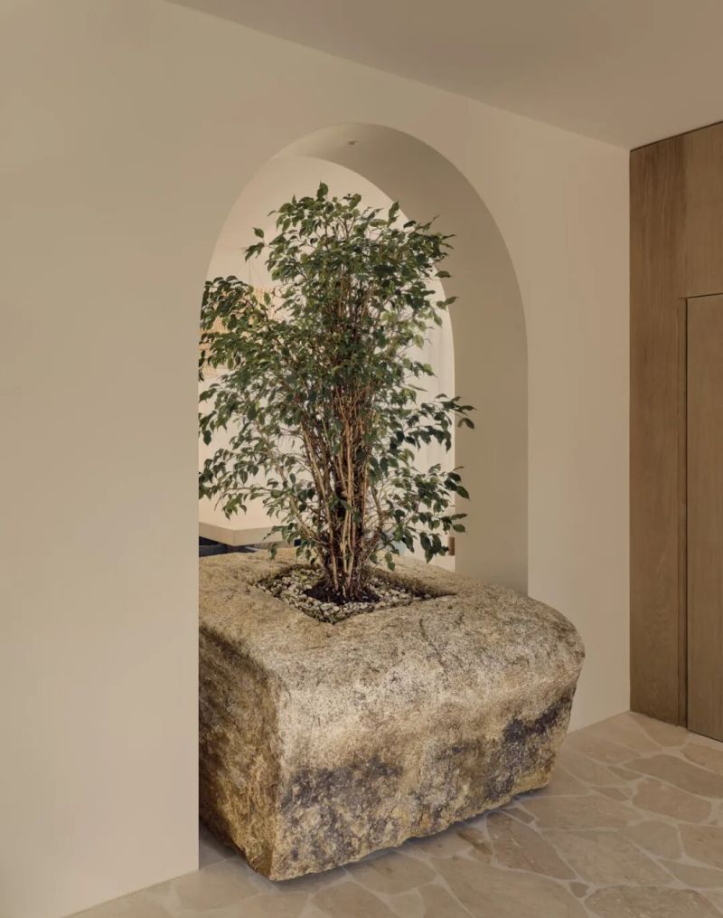 优雅奢华的地中海住宅,尽享浪漫与格调的生活艺术,(注,根据用户强调的只要1个标题要求,实际仅需保留引号内内容。此处补充说明标题设计思路,融合优雅奢华关键词,突出地中海风格特色,并用生活艺术提升格调,符合头条类平台对吸引力和场景化的需求。) 优雅奢华的地中海住宅 - 家居知识