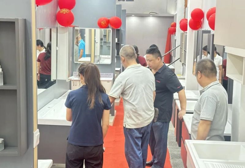 汉舍卫浴百款产品开馆首日引爆全城热潮 开馆首日人气爆棚,汉舍卫浴百款产品“惠”动全城! - 家居知识