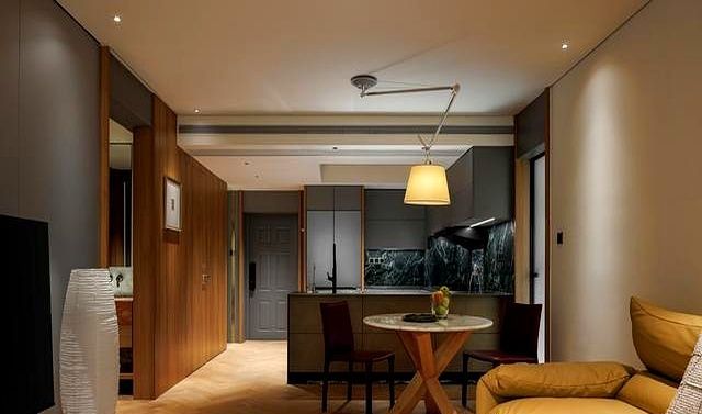 85㎡现代原木混搭之家,舒适满分,挑不出毛病 这是我见过最舒心的家,面积85㎡,现代原木完美混搭,挑不出毛病 - 家居知识